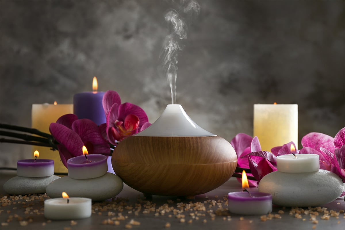 Aromatherapy and the 6 Scents to Help You Instantly Feel Relaxed, Recharged & Happy